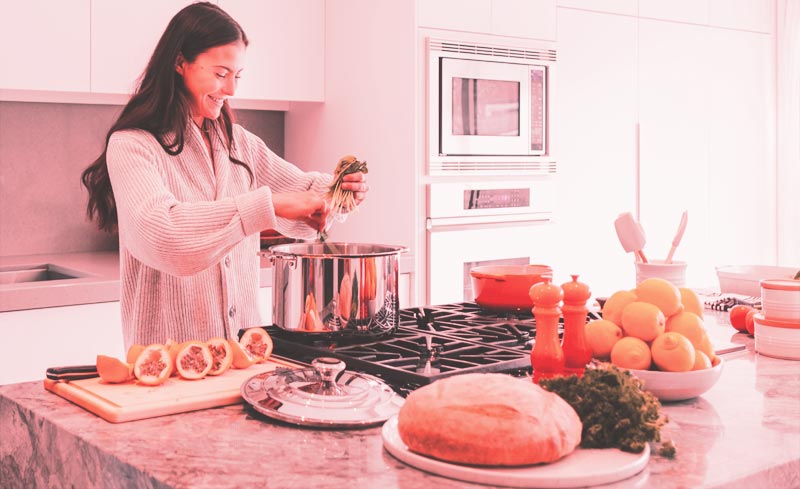 Frau am kochen - Tun um geliebt zu werden